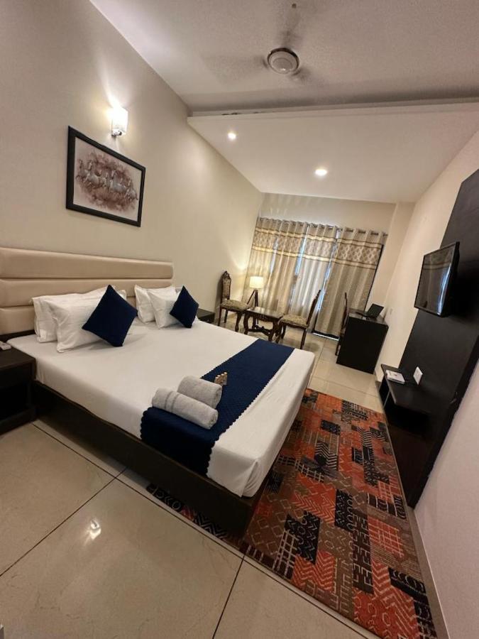 Jb Residency Zirakpur !! Top Rated & Most Awarded Property In Zirakpur Otel Dış mekan fotoğraf