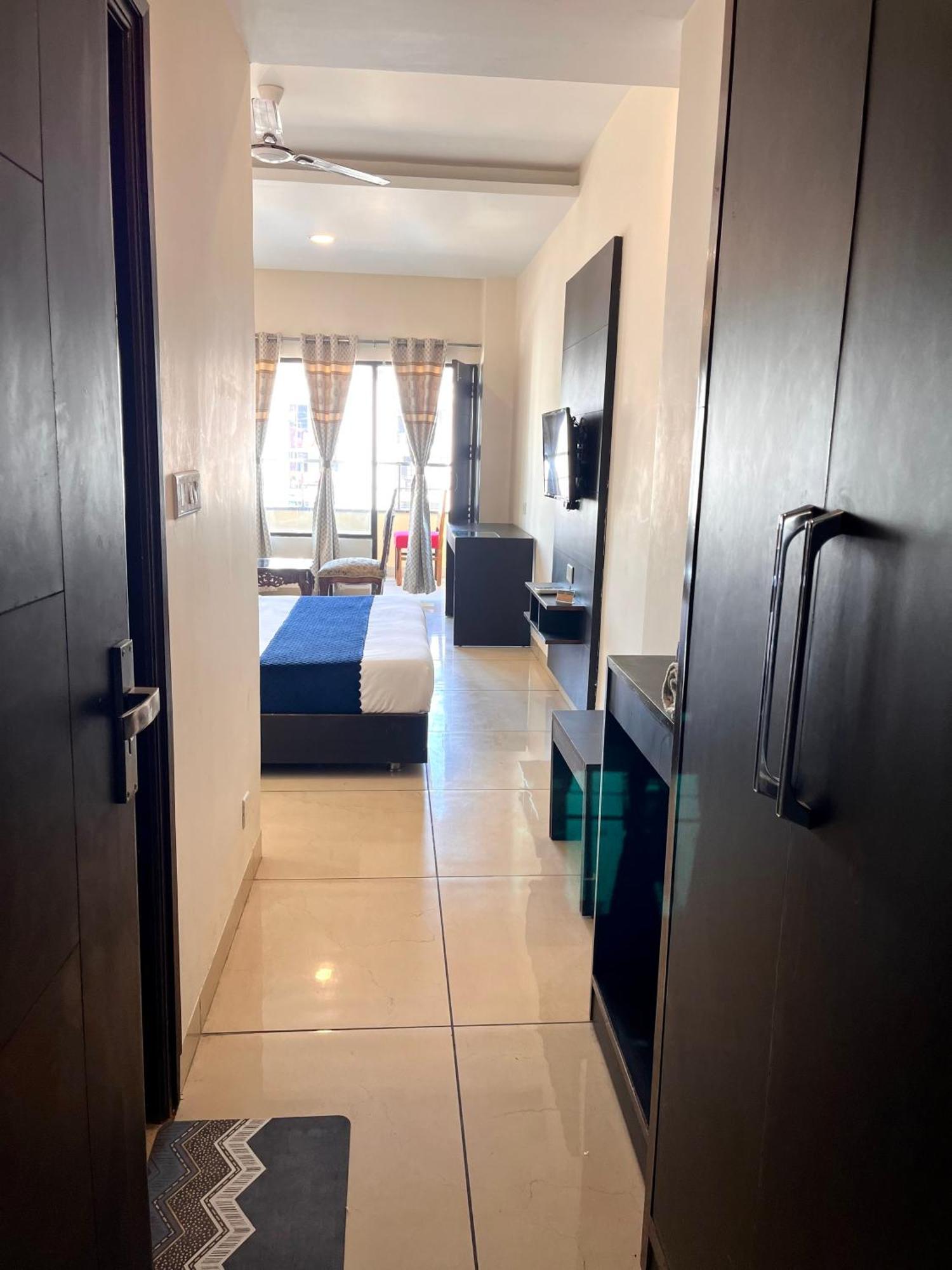 Jb Residency Zirakpur !! Top Rated & Most Awarded Property In Zirakpur Otel Dış mekan fotoğraf