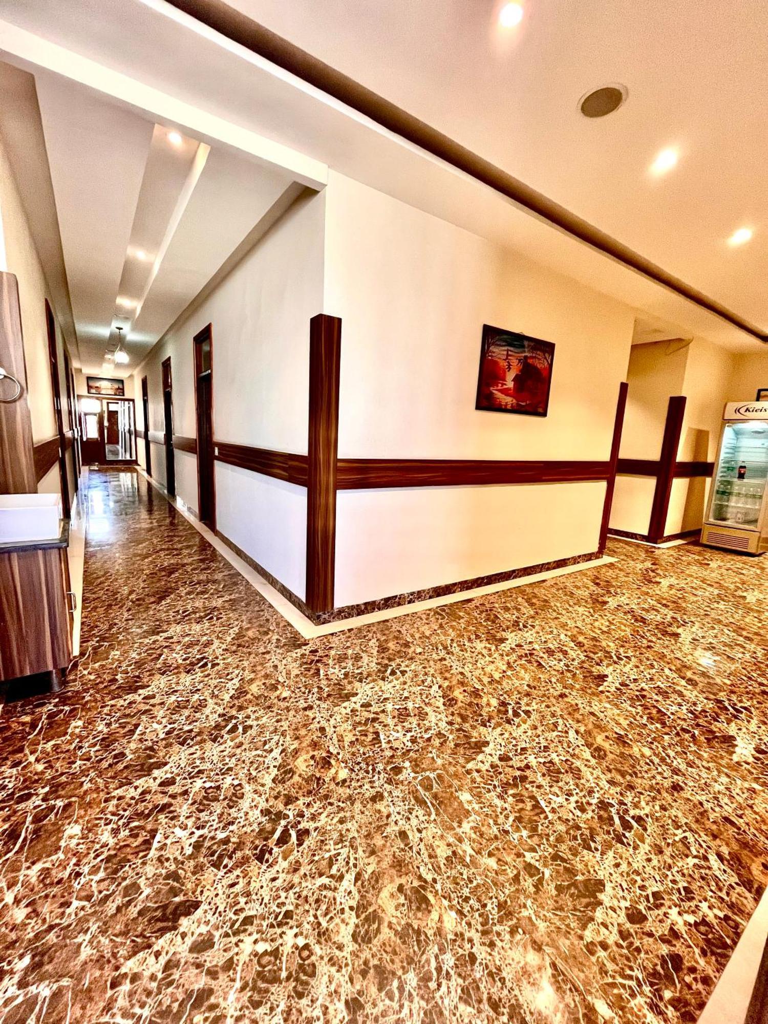 Jb Residency Zirakpur !! Top Rated & Most Awarded Property In Zirakpur Otel Dış mekan fotoğraf
