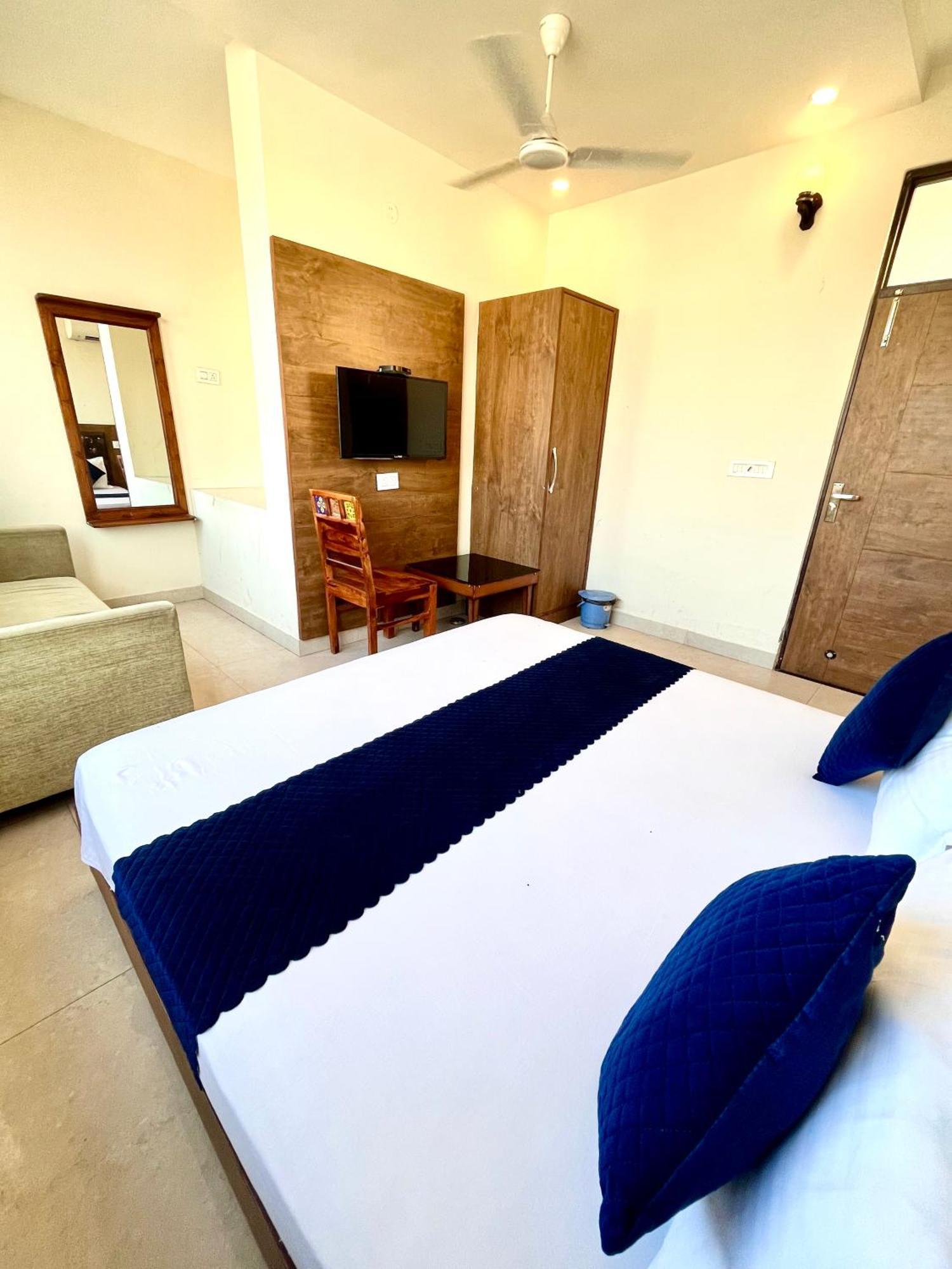 Jb Residency Zirakpur !! Top Rated & Most Awarded Property In Zirakpur Otel Dış mekan fotoğraf